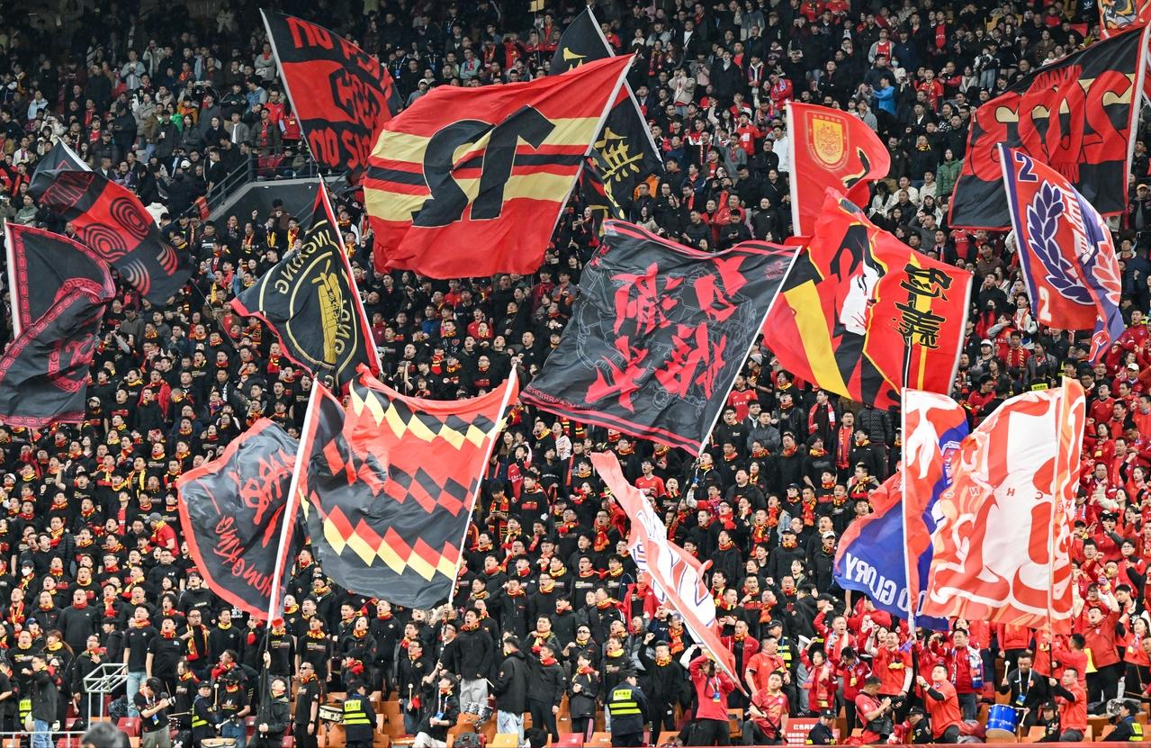 开云体育平台-中超历史第4！场均超3万，泰山主场45069人居首，3场破4万