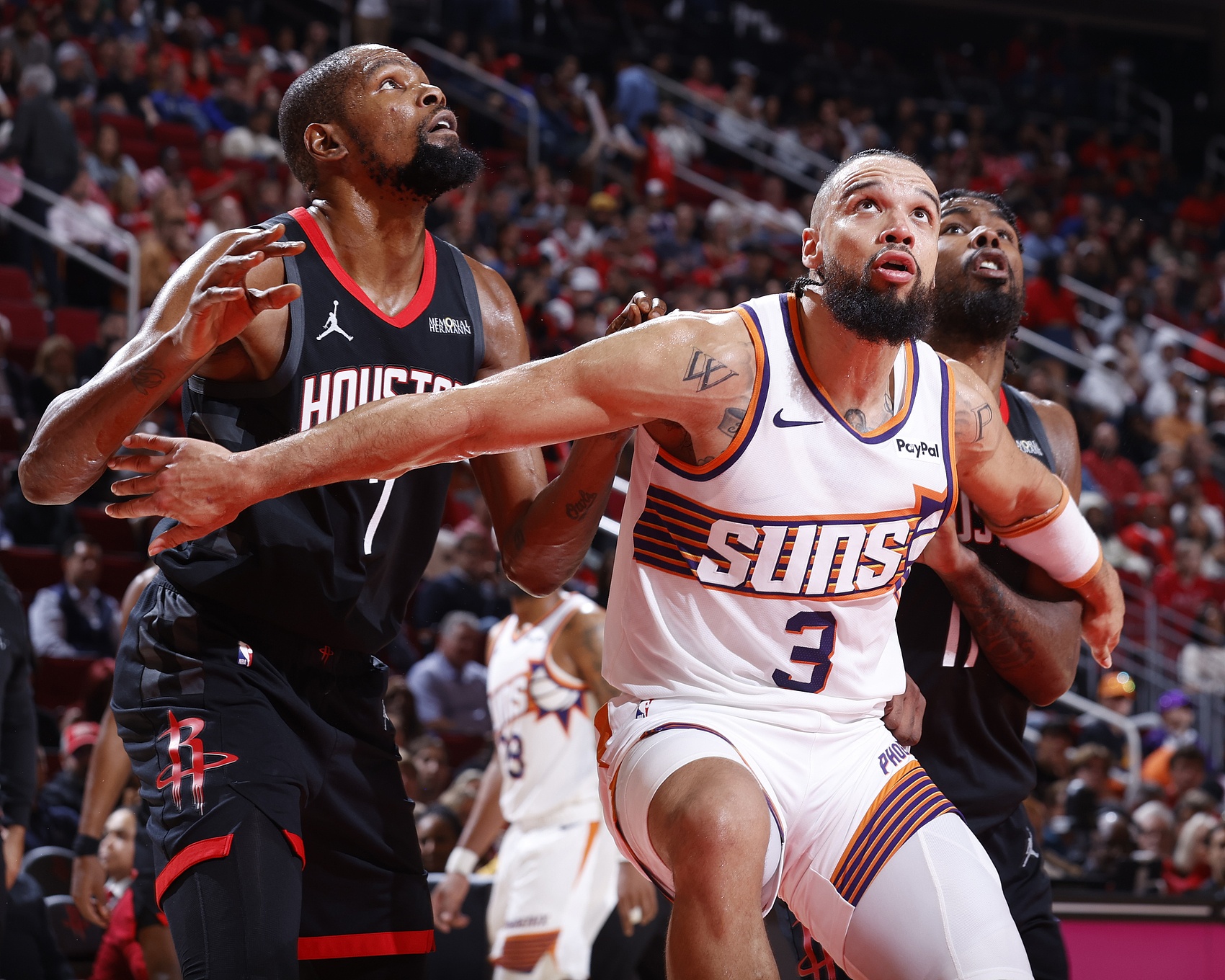 开云体育平台-少23次罚球&amp;多21个篮板！火箭21分逆转太阳 肉搏投抢为季后赛托底